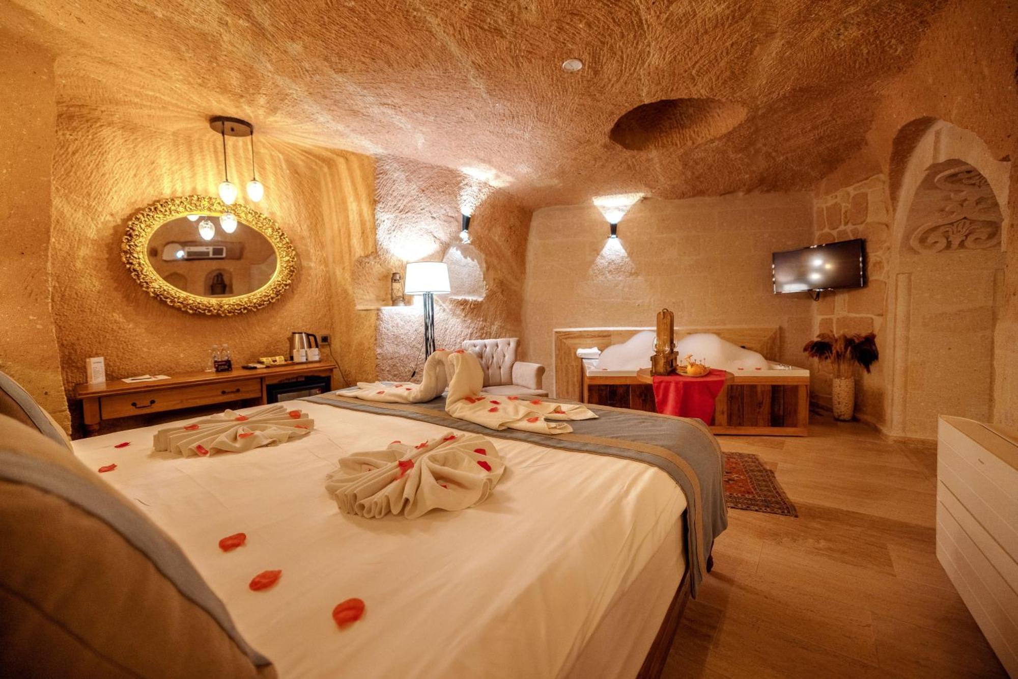 Misty Cave Hotel 于尔居普 外观 照片